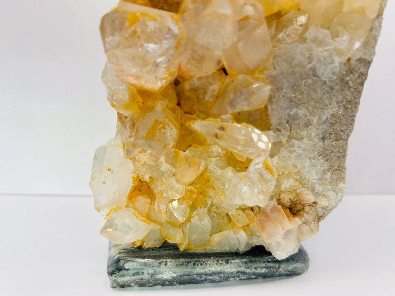 Photo 1 of 195874…8” crystal rock