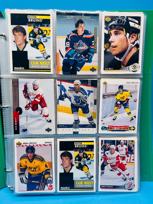 Photo 1 of 195880…final sale no return/refund-270 mixed hockey cards in binder