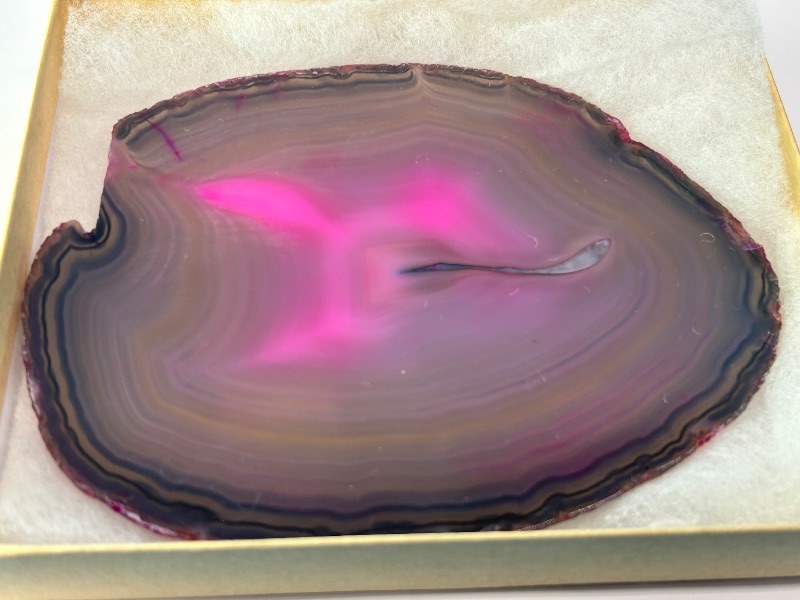 Photo 1 of 195991… 5.5” agate slice with stand in gift box