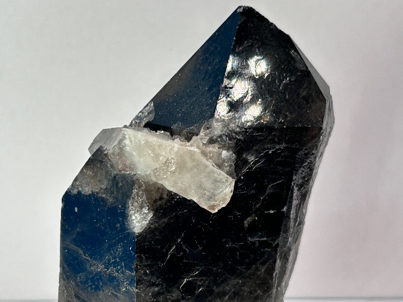 Photo 1 of 196040…3” y quartz crystal with display stand