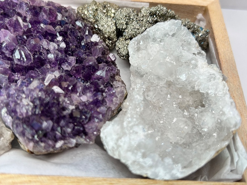 Photo 1 of 196099…rock collection in small wood box