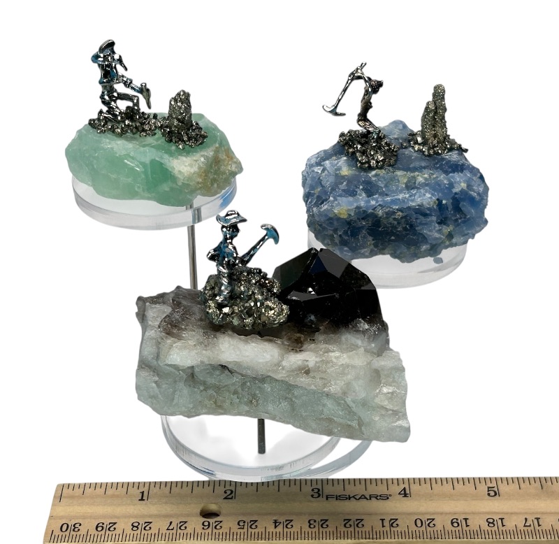 Photo 1 of 196100…3 miners on rocks on display 