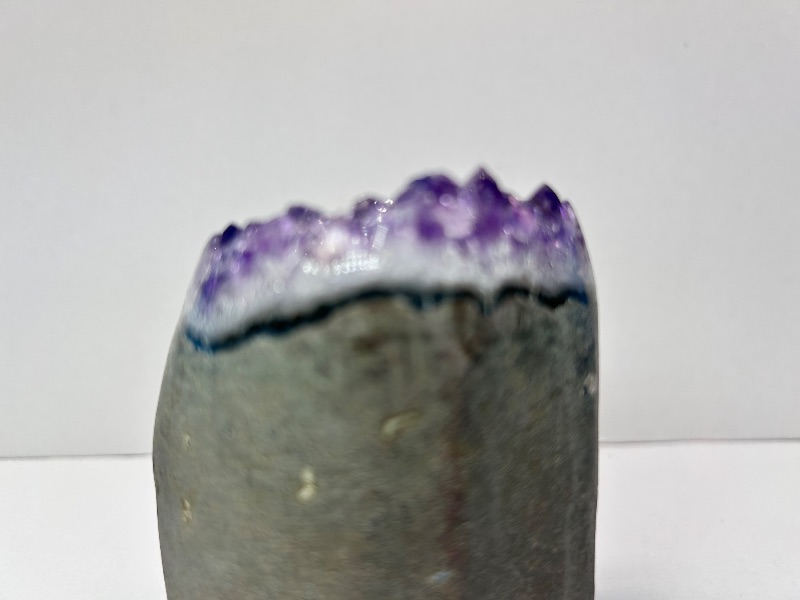 Photo 1 of 196101…4.5” amethyst rock