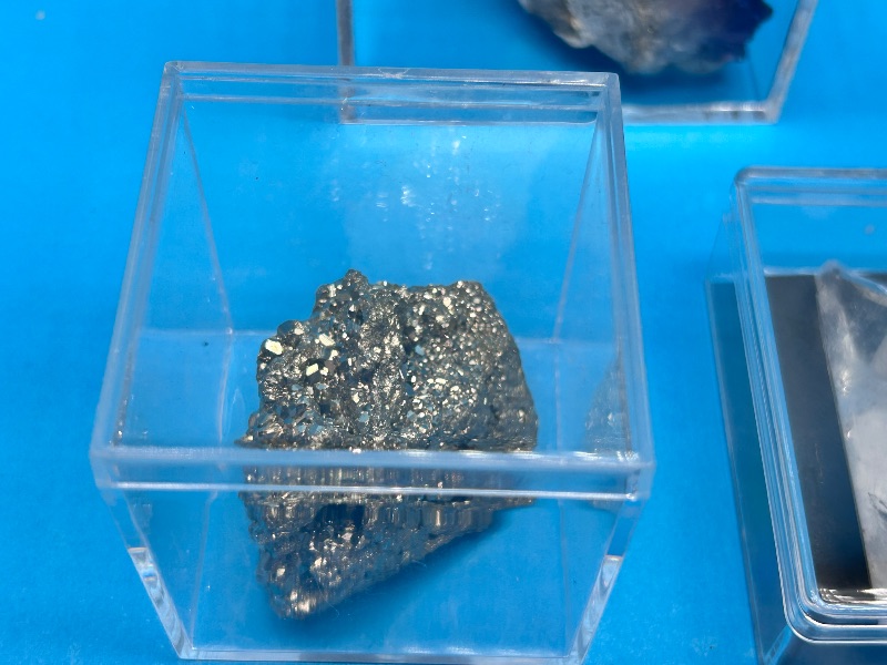 Photo 1 of 196106…rock collection in 1-3” acrylic display cases