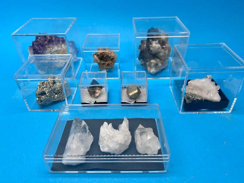 Photo 1 of 196106…rock collection in 1-3” acrylic display cases