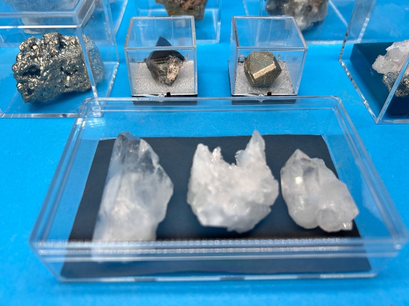 Photo 1 of 196106…rock collection in 1-3” acrylic display cases