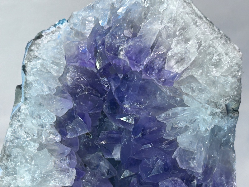 Photo 1 of 196125…4” amethyst crystal 