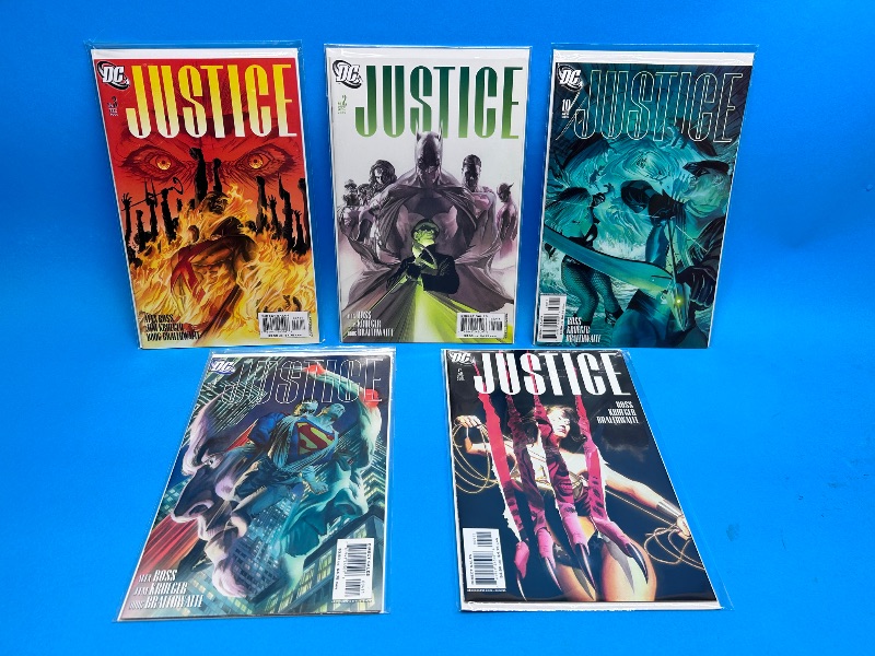 Photo 1 of 196141…5 Justice  comics in plastic sleeves 