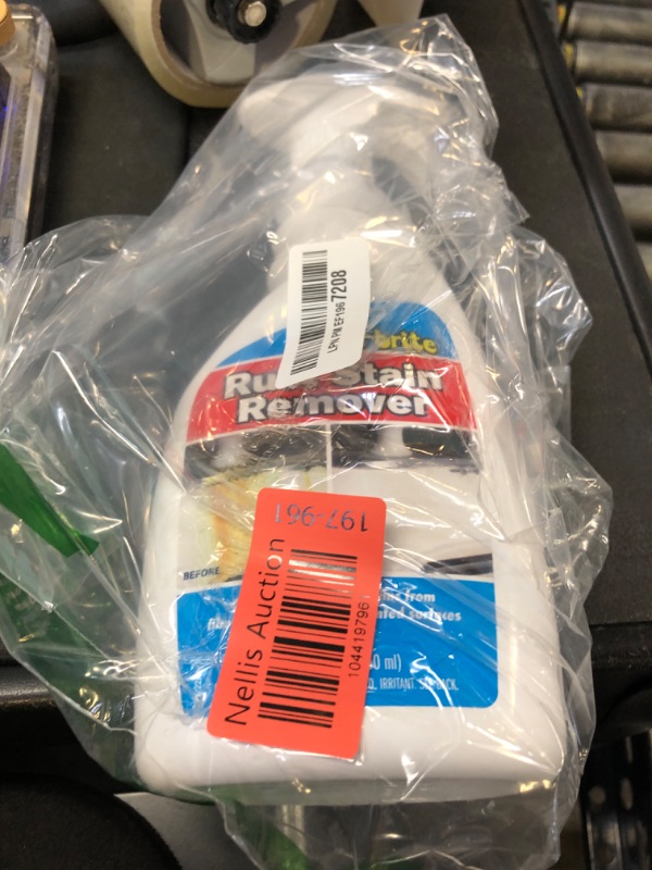 Photo 1 of STAR BRITE Rust Stain Remover Spray - Instantly Dissolve Corrosion Stains on Fiberglass, Vinyl, Fabric, Metal & Painted Surfaces - Also Removes Sprinkler Stains - 22 Ounces (089222SS)