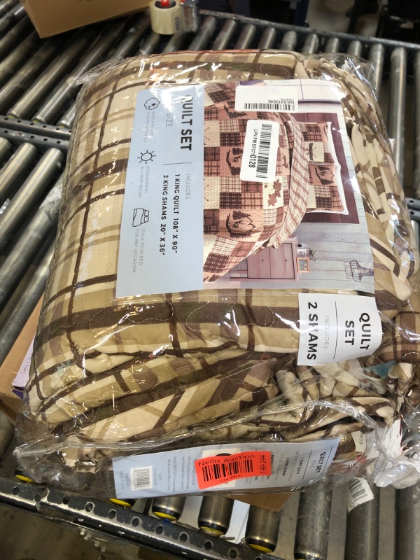 Photo 1 of Great Bay Home Lodge Bedspread King Size Quilt with 2 Shams. Cabin 3-Piece Reversible All Season Quilt Set. Rustic Quilt Coverlet Bed Set. Redwood Collection.