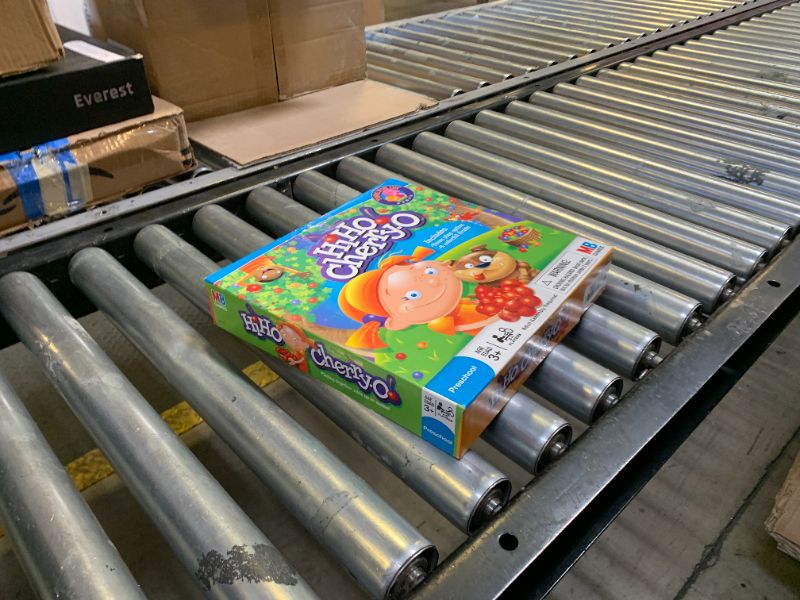 Photo 1 of Hasbro Gaming Hi Ho Cherry-O Board Game for 2 to 4 Players Kids Ages 3 and Up (Amazon Exclusive)