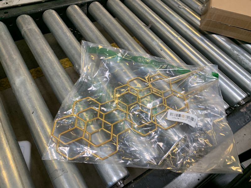 Photo 1 of Wellsign Trellis for Potted Plants,15.16 inch Gold Metal Plant Trellis Indoor Pot Honeycomb Shape Lattice for Vine Ivy Flower Plant Support 2 Pack