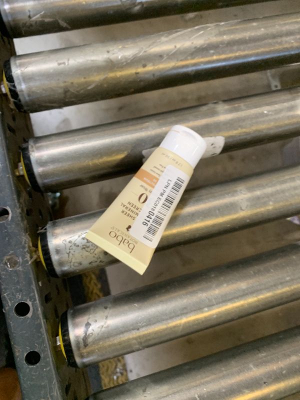 Photo 1 of Babo Botanicals Daily Sheer Mineral Tinted Sunscreen SPF30 - Natural Zinc Oxide & Titanium Dioxide - Tinted - Healthy Glow - Fragrance-Free -Rosehip Oil & Hyaluronic Acid - For Face - For all ages