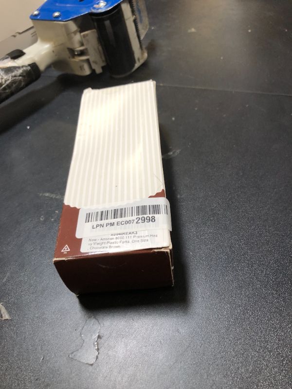 Photo 1 of Amscan 8000.111 Premium Heavy Weight Plastic Forks, One Size, Chocolate Brown