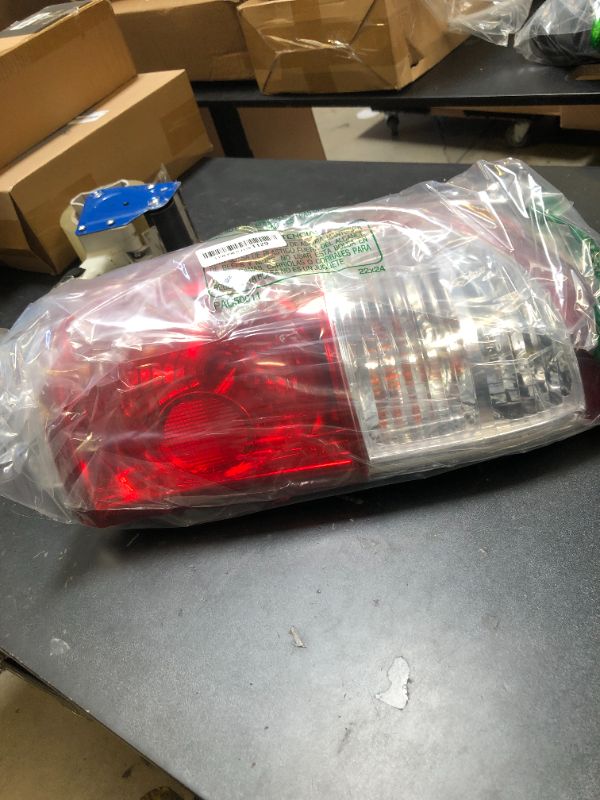 Photo 1 of Tail Light Compatible With 2004 2005 2006 Toyota Tundra Crew & Double Cab Pickup Rear Light Taillight Left Driver Outer Side Replace TO2800153 815600C040