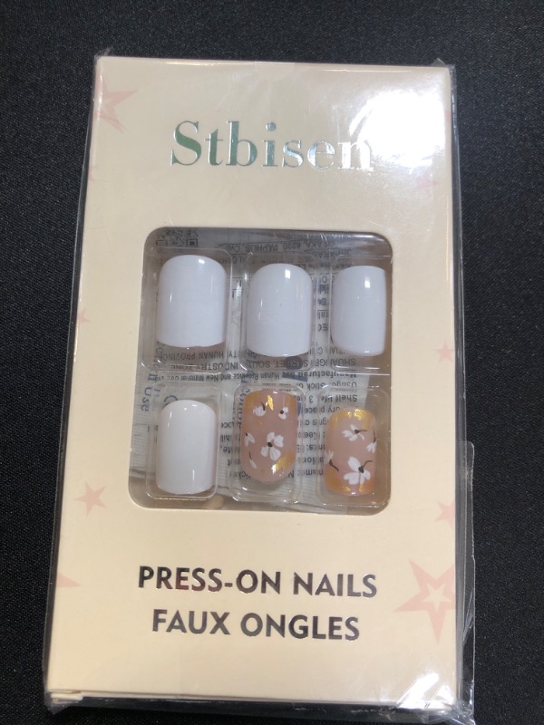 Photo 1 of press-on nails