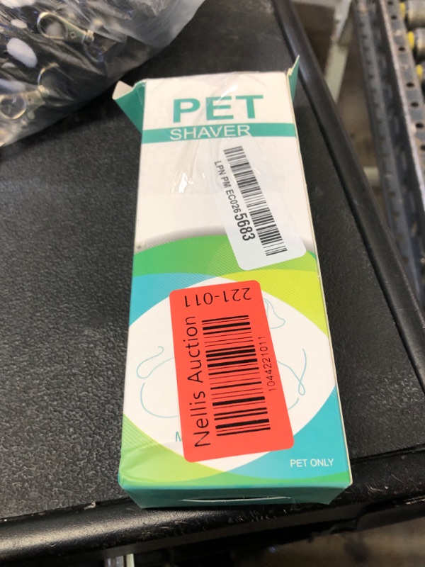 Photo 1 of PET SHAVER 