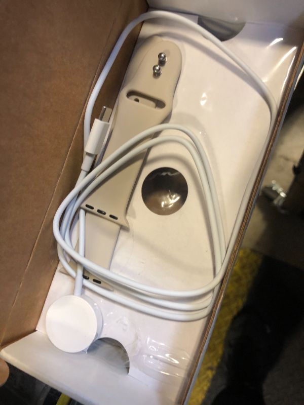 Photo 1 of Apple Watch SE (2nd Gen) (GPS, 40mm) - Starlight Aluminum Case with Starlight Sport Band, M/L (Renewed)