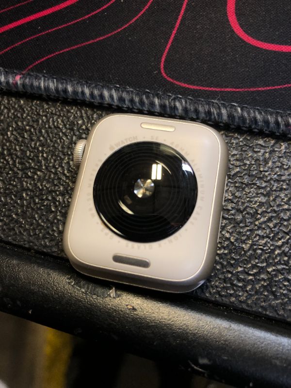 Photo 1 of Apple Watch SE (2nd Gen) (GPS, 40mm) - Starlight Aluminum Case with Starlight Sport Band, M/L (Renewed)