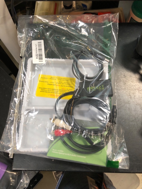 Photo 1 of LiNKFOR 192kHz DAC Converter Digital to Analog Converter Digital Optical SPDIF Toslink to Analog Stereo Audio RCA L/R Audio Adapter with Optical Cable for HDTV Blu Ray DVD Amps (RCA Male)