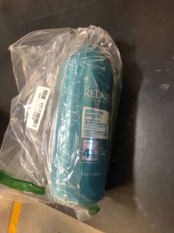 Photo 1 of Redken Extreme Length Conditioner | Infused With Biotin and Castor Oil | For Hair Growth | Fortifies, Strengthens & Conditions Hair