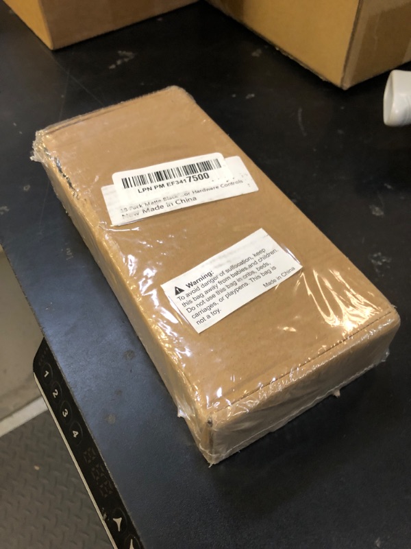Photo 1 of 18 Pack Matte Black Door Hinges 3.5 x 3.5 Inch Interior 3 1/2 Inch Door Hinges for Doors Rounded 5/8" Radius Corners Flat Iron Hinge 3 ½"x 3 ½" Door Hardware Controls