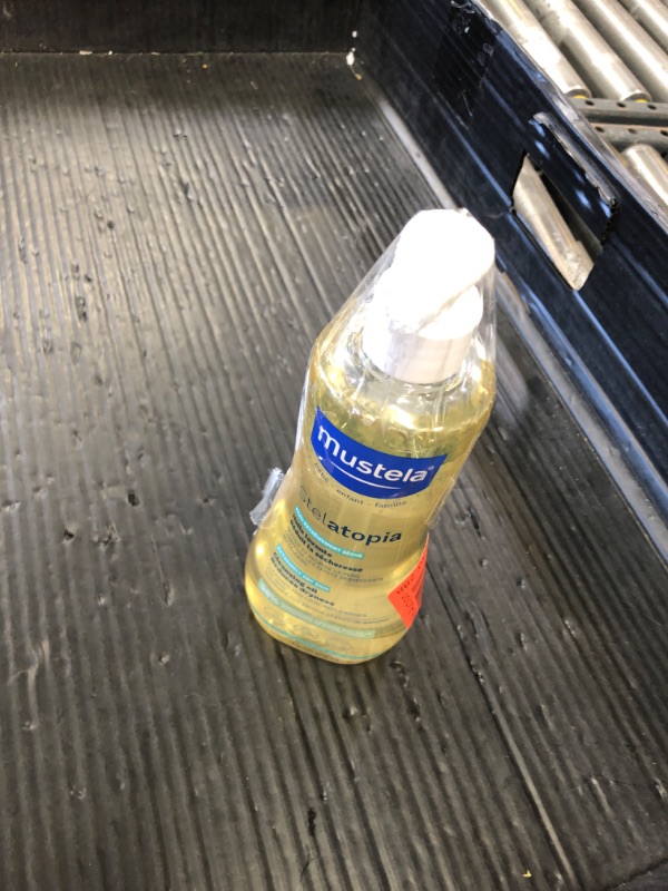 Photo 1 of Mustela Stelatopia Eczema-Prone Skin Cleansing Oil - Baby Body Wash with Natural Avocado & Sunflower Oil - Family Skin Care Essentials - EWG Verified - Fragrance-Free & Tear Free - 16.9 fl. oz.