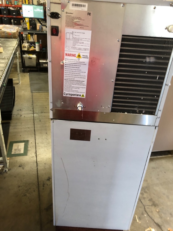 Photo 1 of Door is damage-- have scrath---Real Relax Commercial Ice Maker Machine, 440LBS/24H ETL Approval Ice Machine, 330 lbs Ice Storage Capacity, Auto Self-Cleaning, LCD Display, with Ice Scoop for Bar Cafe Restaurant Business