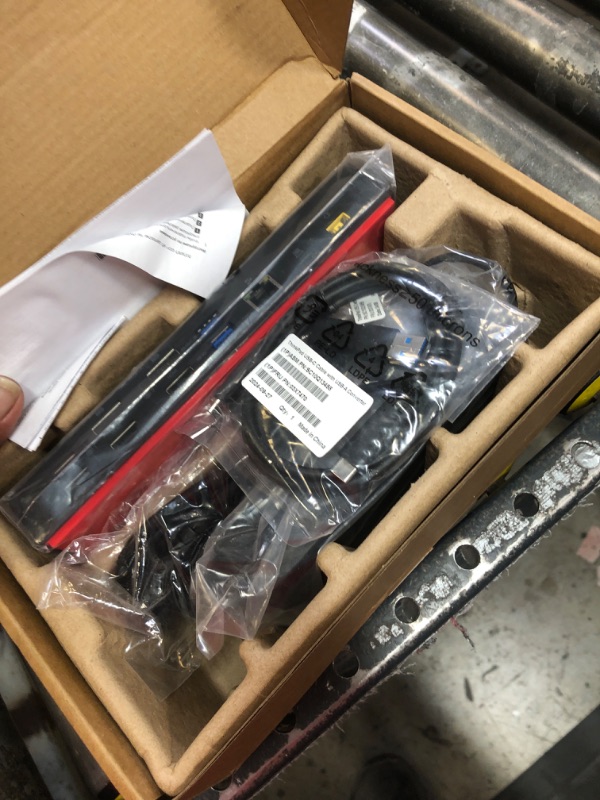 Photo 1 of The Nekid Cow 40AF0135US ThinkPad Hybrid USB-C with USB-A Dock (American Standard Plug Type