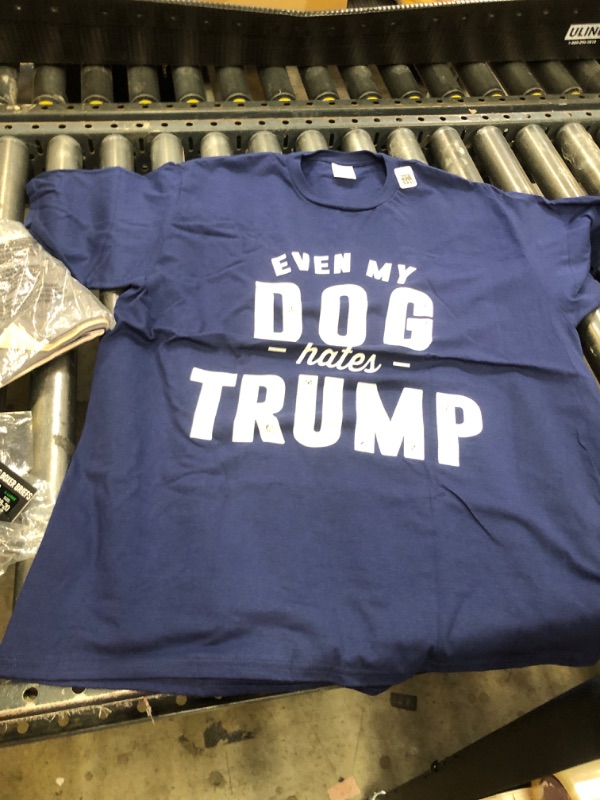 Photo 1 of Male XL design Shirt Size XL 