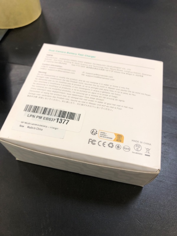 Photo 1 of llano NP-W126s Camera Battery 18W Fast Dual USB C Charger, Compatible with Fujifilm X100V,X100V,XT30II,XM5,XT30, X100F, XT3, XT2, XE4, XA7, XE3, XT200,100, Smart Digital Display, Magnetic Snap Cover