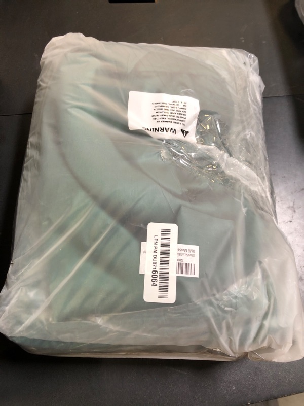 Photo 1 of 12 Pack Satin Tablecloth Wedding Rectangle Tablecloth Bright Silk Table Cloth Smooth Fabric Washable for Wedding Banquet Party Events,Birthday Party Dinner Anniversary Table Décor(57"x108",Dark Green)