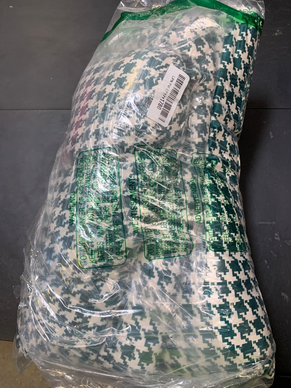 Photo 1 of Makimoo 2-Pack Outdoor/Indoor Wicker Patio Seat Cushion Pad with Ties - Dining Chair Cushion, 17" x 17" (Green Houndstooth)