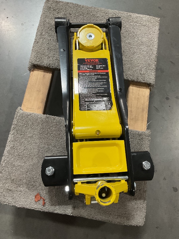 Photo 1 of (Missing jacj handle)(see images) VEVOR 2.5 Ton Low Profile, Heavy-Duty Steel Racing Floor Jack with Dual Pistons Quick Lift Pump, Lifting Range 3.64"-19.49"