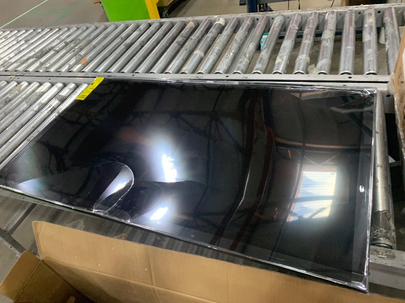 Photo 1 of ***********************SCREEN COMPLETELY SMASHED, NON-FUNCTIONAL, FINAL SALE*******************

Roku Smart TV – 43-Inch Select Series 4K HDR RokuTV with Roku Enhanced Voice Remote, Brilliant 4K Picture, Automatic Brightness, & Seamless Streaming – Live L