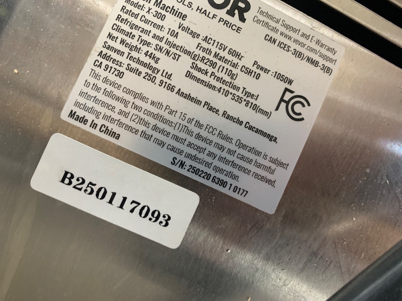 Photo 1 of ***PARTS ONLY****VEVOR Slushy Machine, 15Lx2 Double Tank Commercial Margarita Machine, 120 Cups Stainless Steel Margarita Smoothie Frozen Drink Machine, Slushie Machine for Home Party Restaurants Cafe Bars
