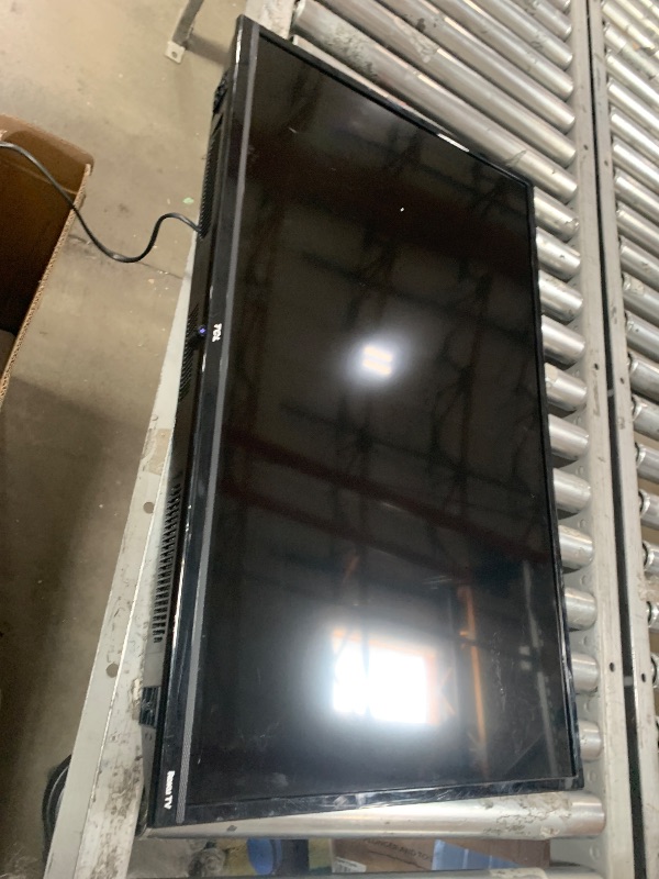 Photo 1 of **************TV WONT TURN ON, FINAL SALE****************

TCL 32-inch 3-Series 720p Roku Smart TV - 32S335, 2021 Model