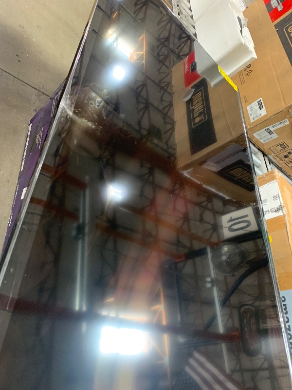 Photo 1 of ******************SCREEN SMASHED, NON-FUNCTIONAL, FINAL SALE*************************

Roku Smart TV – 55-Inch Select Series 4K HDR RokuTV with Roku Enhanced Voice Remote, Brilliant 4K Picture, Automatic Brightness, & Seamless Streaming – Live Local News,