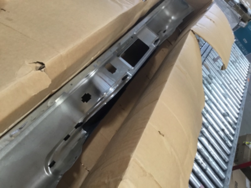 Photo 1 of ***MISSING TOP COVER/DIRTY***

KUIPERAUTO Chrome Rear Step Bumper Assembly GM1103122 Compatible for 1999-2006 Chevy Silverado/GMC Sierra 1500 Pickup WITHOUT Parking Sensor Holes Steel Complete Back Bumpers