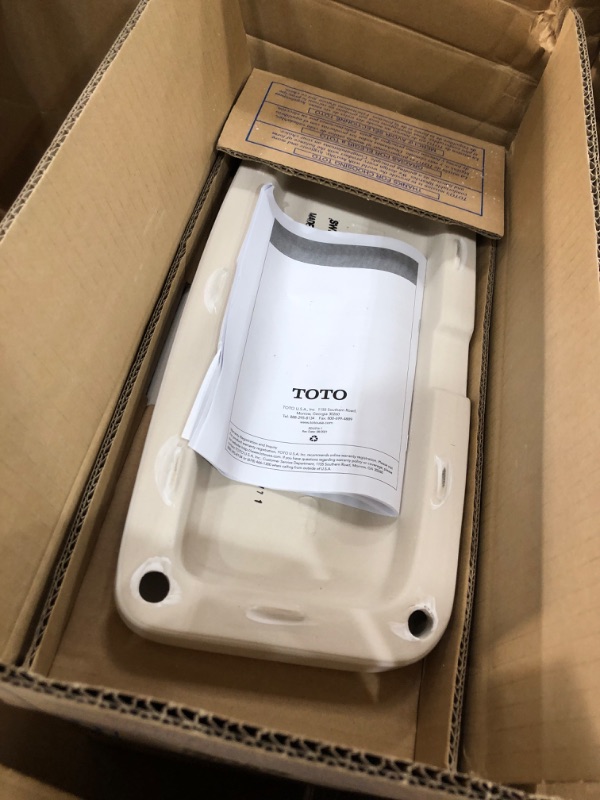 Photo 1 of (tank only)

TOTO Drake 1.6 GPF Toilet Tank Only - Less Seat