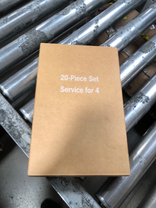 Photo 1 of 20 piece cutlery set gold 