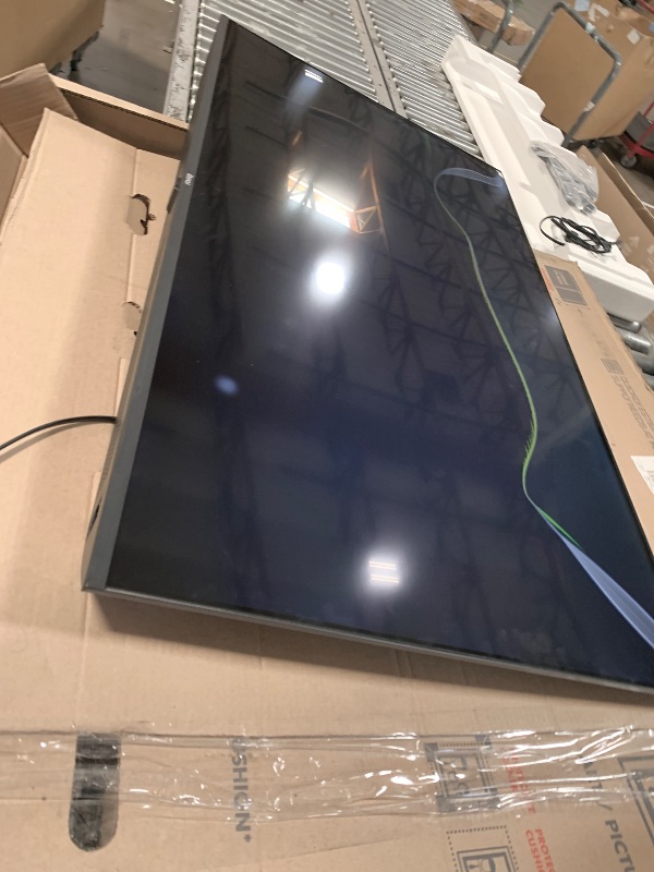Photo 1 of *************SCREEN CRACKED, NON-FUNCTIONAL, FINAL SALE******************
Roku Smart TV 2025 – 50-Inch Select Series, 4K HDR TV – RokuTV with Enhanced Voice Remote – Flat Screen LED Television with Wi-Fi for Streaming Live Local News, Sports, Family Enter