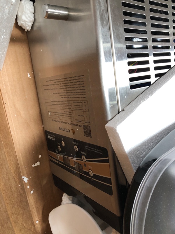 Photo 1 of VEVOR Slushy Machine,15L Single Tank Commercial Margarita Machine, 60 Cups Stainless Steel Margarita Smoothie Frozen Drink Machine, Slushie Machine for Home Party Restaurants Cafe Bars