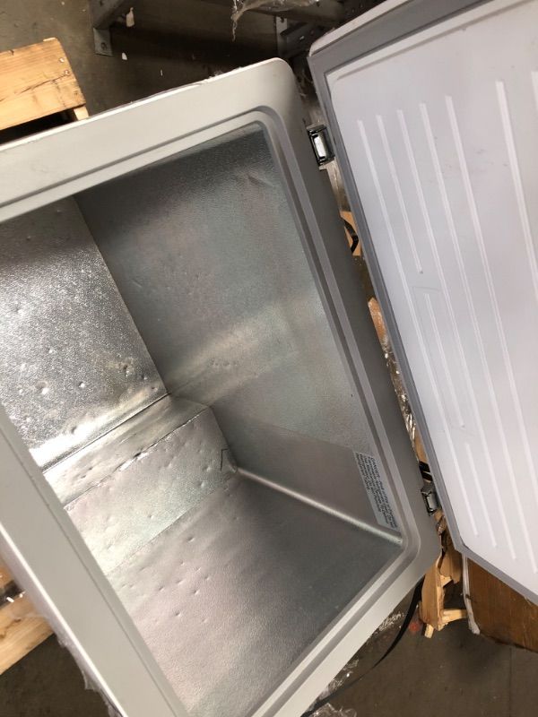 Photo 1 of Midea MERC07C4BAWW 7.0 Cubic Feet Chest Freezer Cu.ft-Convertible, White