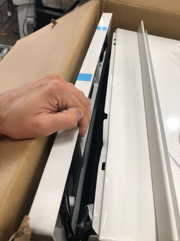 Photo 1 of ************FRONT PANEL HAS COME OFF, POWER PLUG IS NOT A NORMAL 3 PRONG PLUG******

LG LW2524RD 24,500 Window Air Conditioner, 230V, 1,560 Sq.Ft. (39' x 40' Room Size), Quiet Operation, Electronic Control with Remote, 3 Cooling & Fan Speeds, Auto Restart