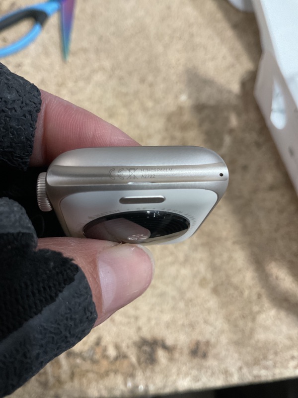 Photo 1 of *unable to tested*Apple Watch SE (2nd Gen) [GPS 40mm] Smartwatch with Starlight Aluminum Case with Starlight Sport Band S/M. Fitness and Sleep Trackers, Crash Detection, Heart Rate Monitor, Retina Display