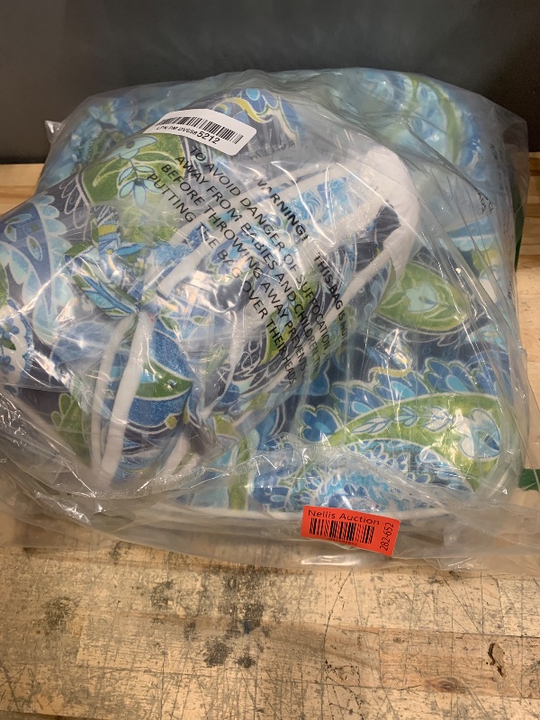 Photo 1 of *** SEE NOTES *** DYTXIII Set of 4 Outdoor Chair Cushions with Ties,Water Repellent Patio Chair Pads 17"x 16" for Outdoor Furniture,Round Corner Seat Cushions for Garden Yard Kitchen Paisley Lapis Green