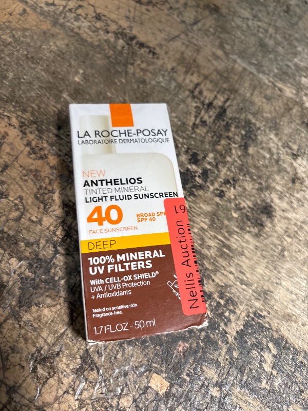 Photo 1 of La Roche-Posay Anthelios Tinted Sunscreen SPF 40+, Broad Spectrum SPF + Antioxidants, Titanium Dioxide & Zinc Oxide Sunscreen, 4 Flexible Shades With No White Cast, Oil Free & Oxybenzone Free