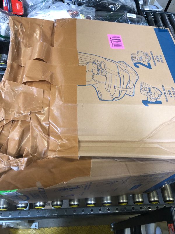 Photo 1 of Graco Extend2Fit Convertible Car Seat, Rear-Facing and Forward-Facing, Extended Rear-Facing Seat Option, Redmond, Ideal for Newborns, Infants, and Toddlers
