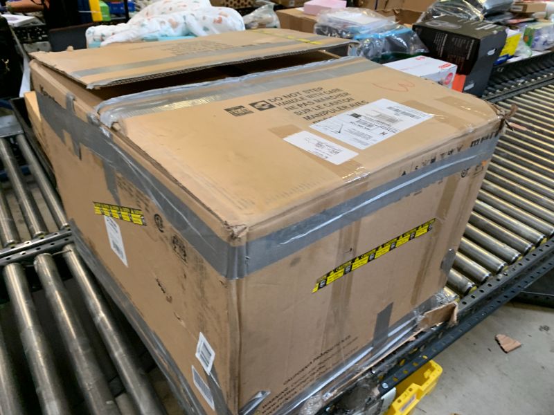 Photo 1 of Keystone 18,800 BTU Window-Wall Air Conditioner with 16,000 BTU Supplemental Heating, 230V, Window and Wall AC Unit for Living Room, Apartment, Large Rooms up to 1000 Sq.Ft.